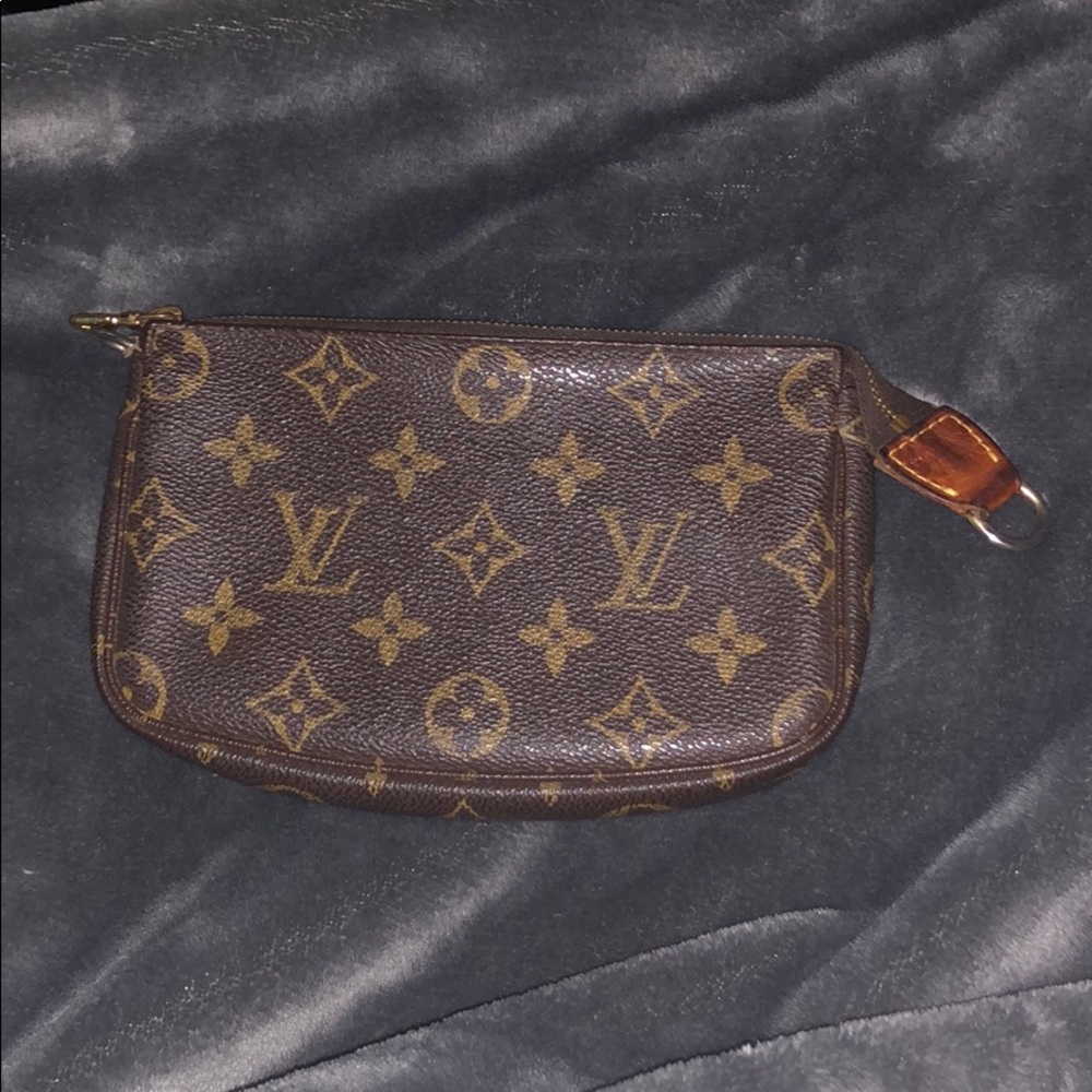 Louis Vuitton Pochette